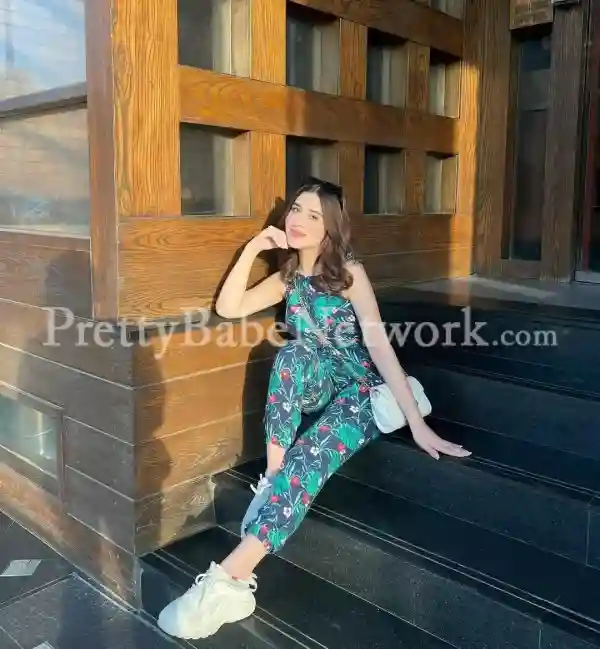 I'm Anaya 23-year-old offering you both incall and outcall service in Bangalore